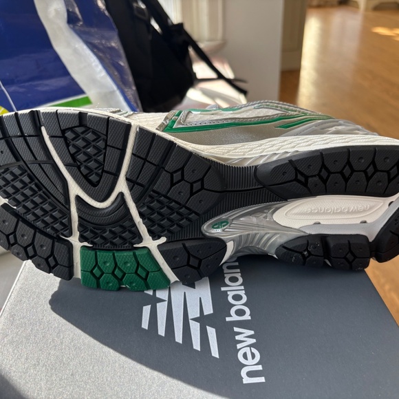 New Balance Mens 1906R White/Green - Picture 6 of 10